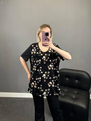 Siyah Çiçekli İhraç Bluz