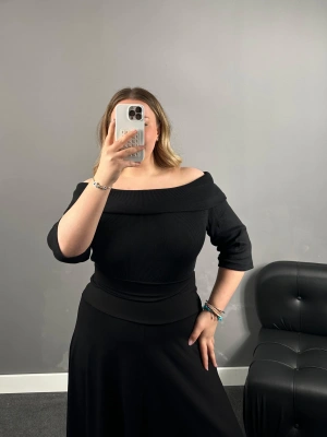 Siyah Pamuklu Likralı Madonna Yaka Bluz