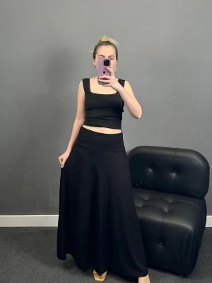 Siyah Tam Boy İhraç Etek