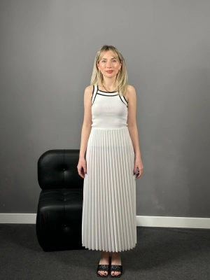 Beyaz Beli Lastikli Piliseli Etek