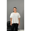 Beyaz Etek Ucu Nakış Detaylı Tshirt