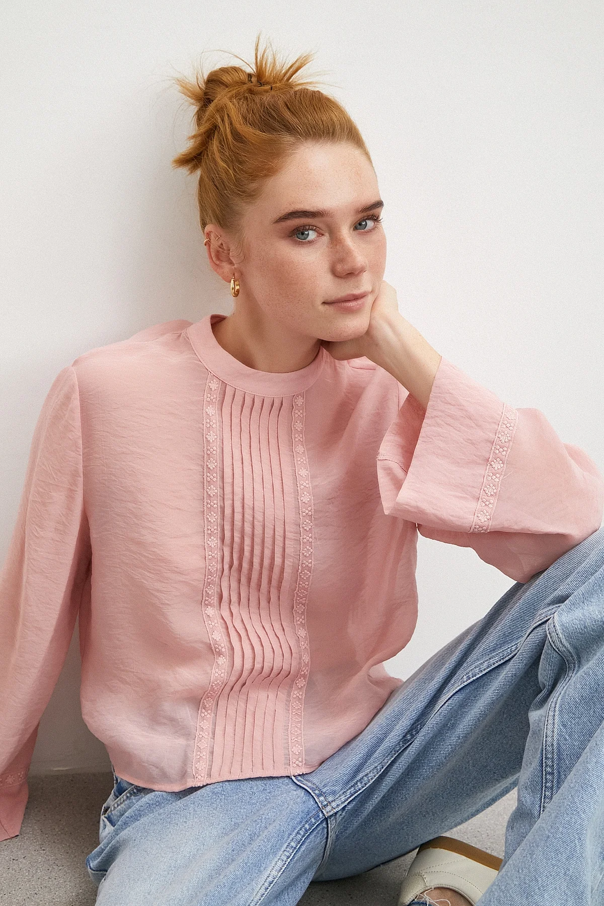 Dantel Kesimli Uzun Kollu Bluz - Pembe