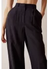 High-Waisted Wide-Leg Pants - Black