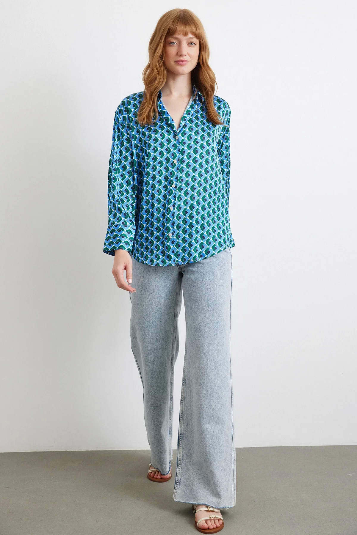 Geometrik Desenli Saten Gömlek - Mavi