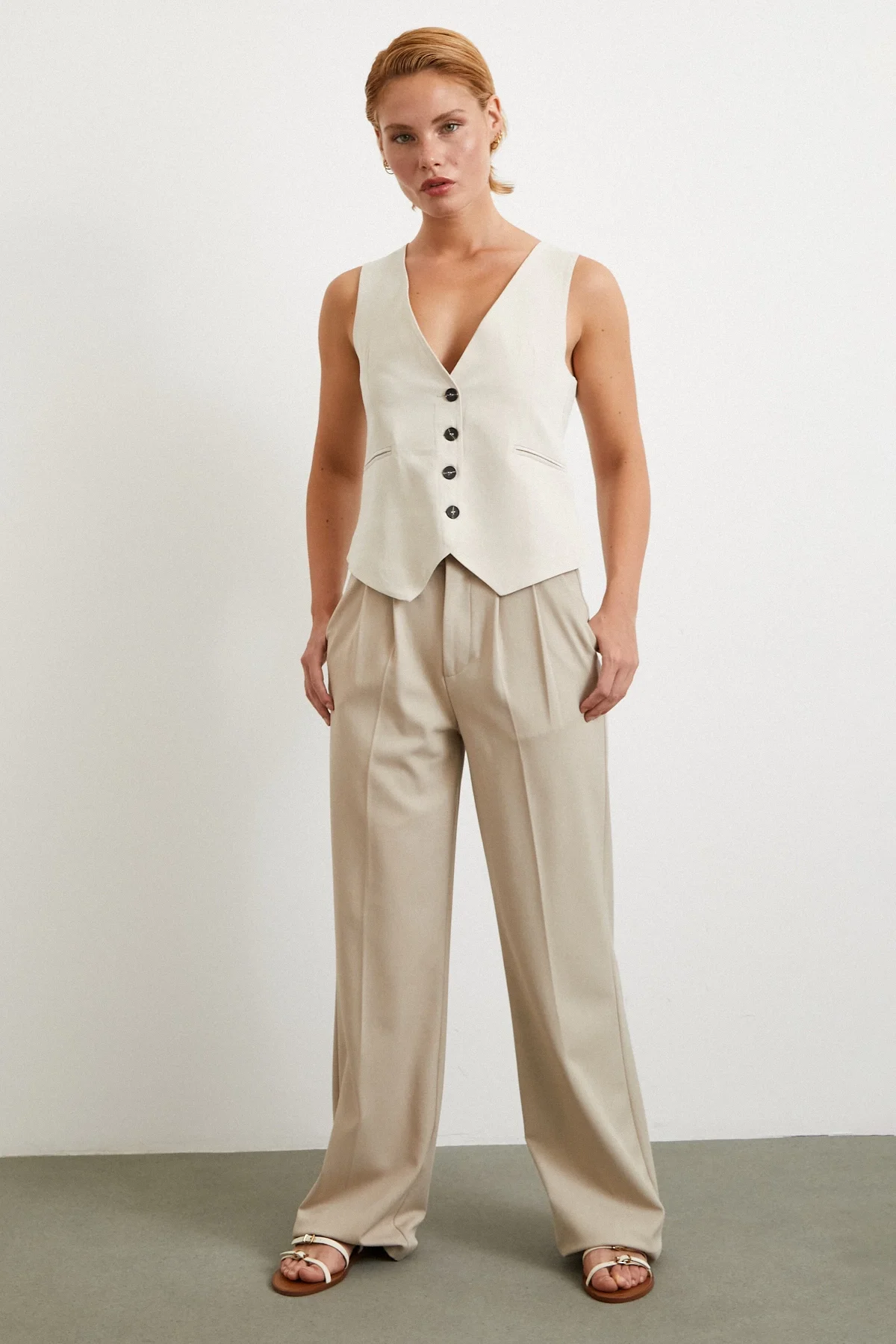 سترة كتان بغطاء هاتف جوال - كريم