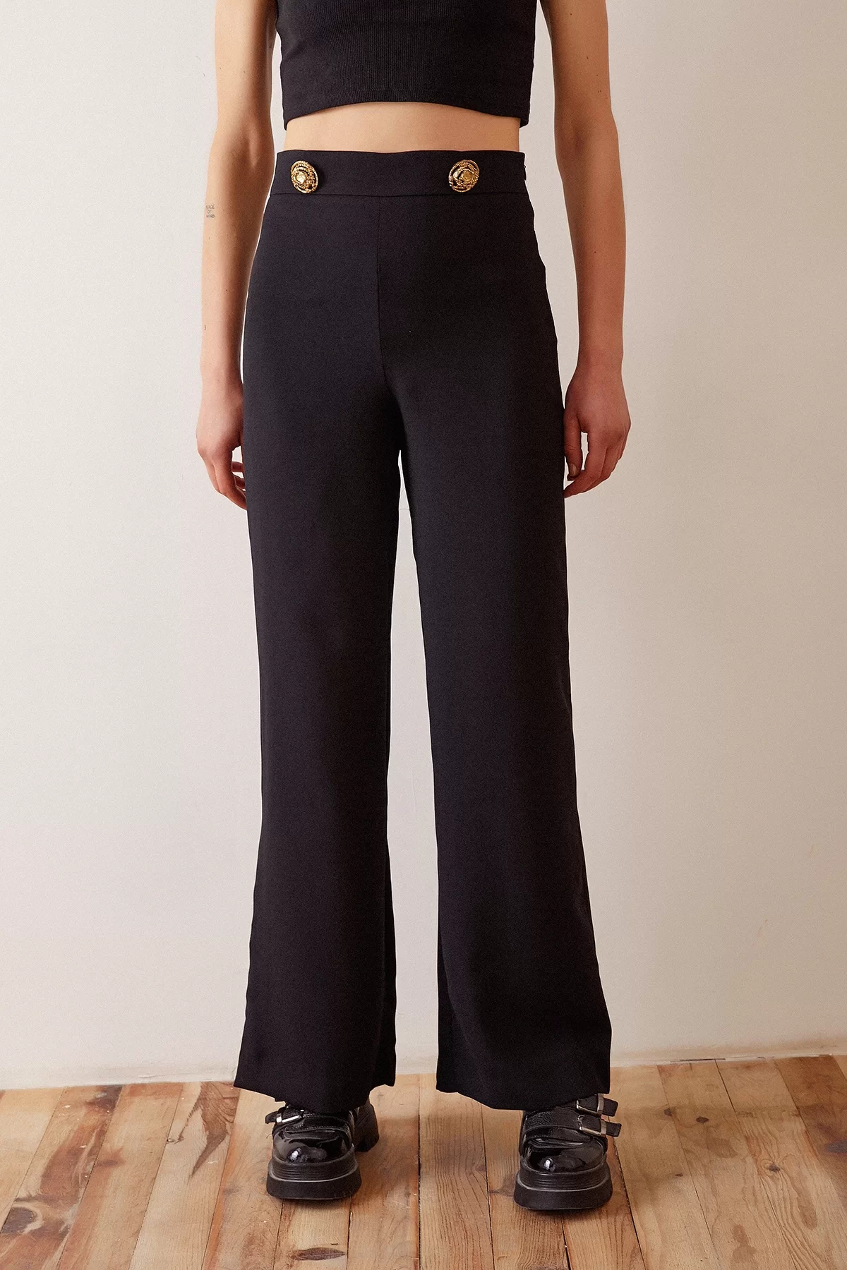 Düğme Detaylı Salaş Pantolon - Siyah