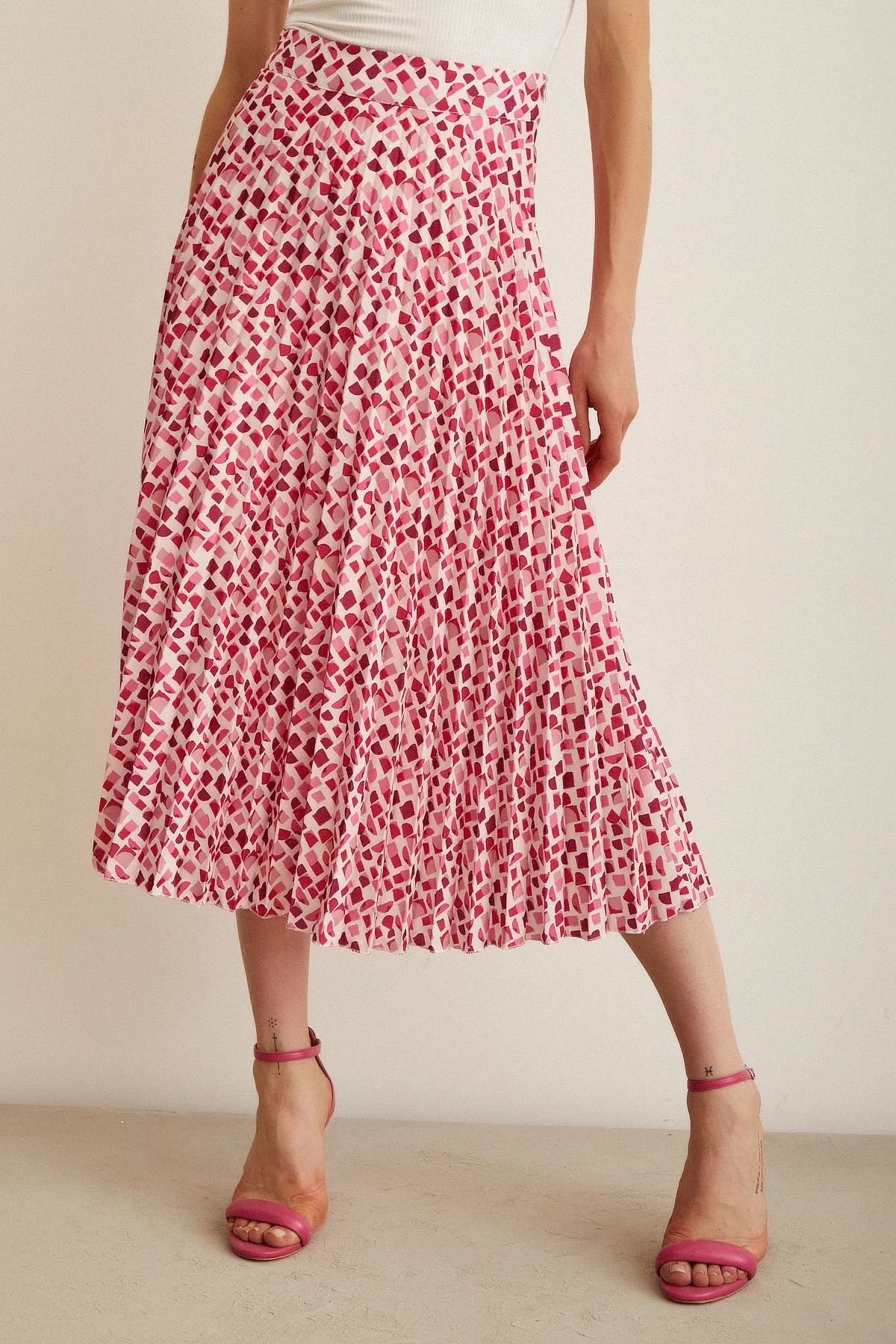 Pleated High-Waisted Skirt - Pink