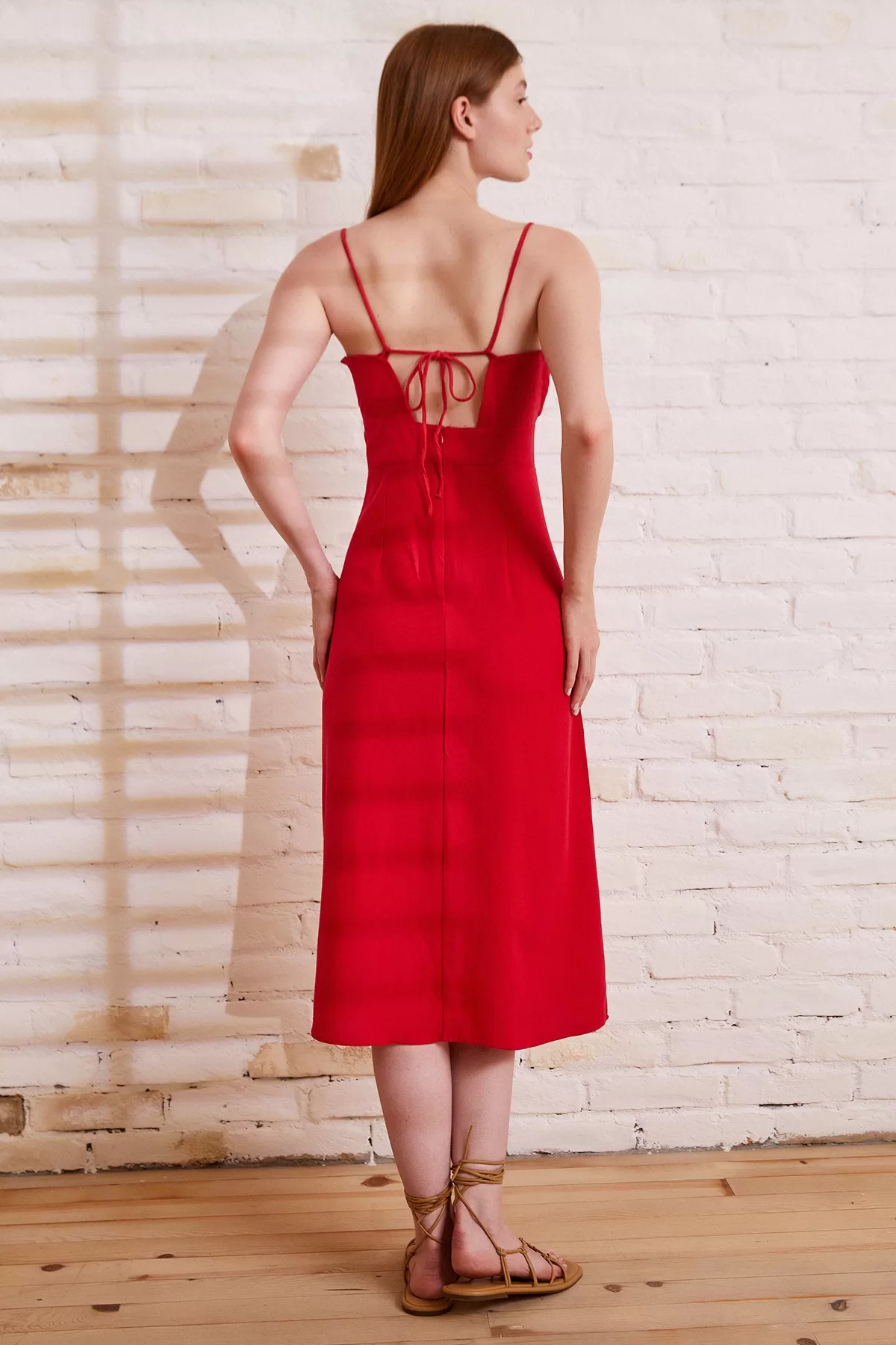 Bağcık Askılı Yırtmaçlı Elbise - Kırmızı