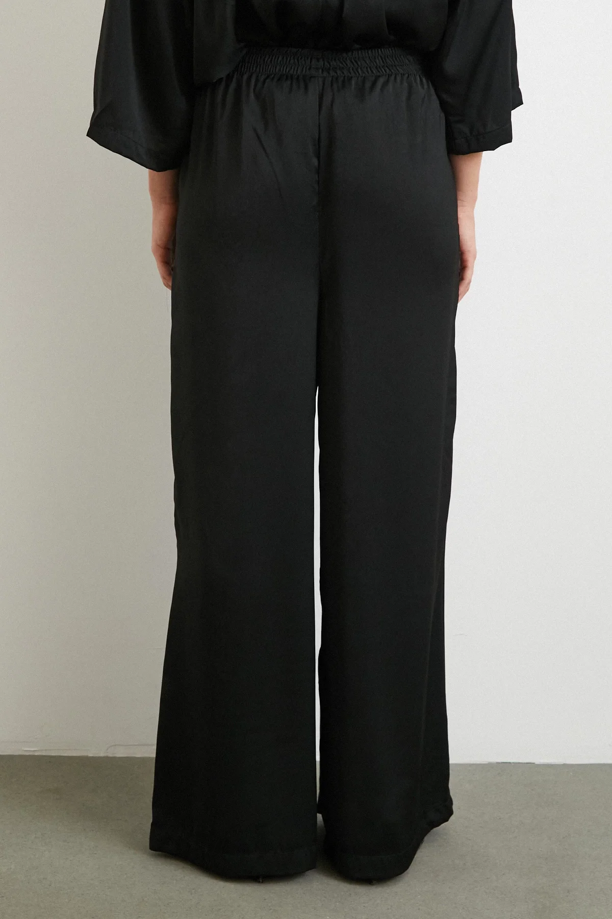 بنطلون رومانسي تدفق - أسود