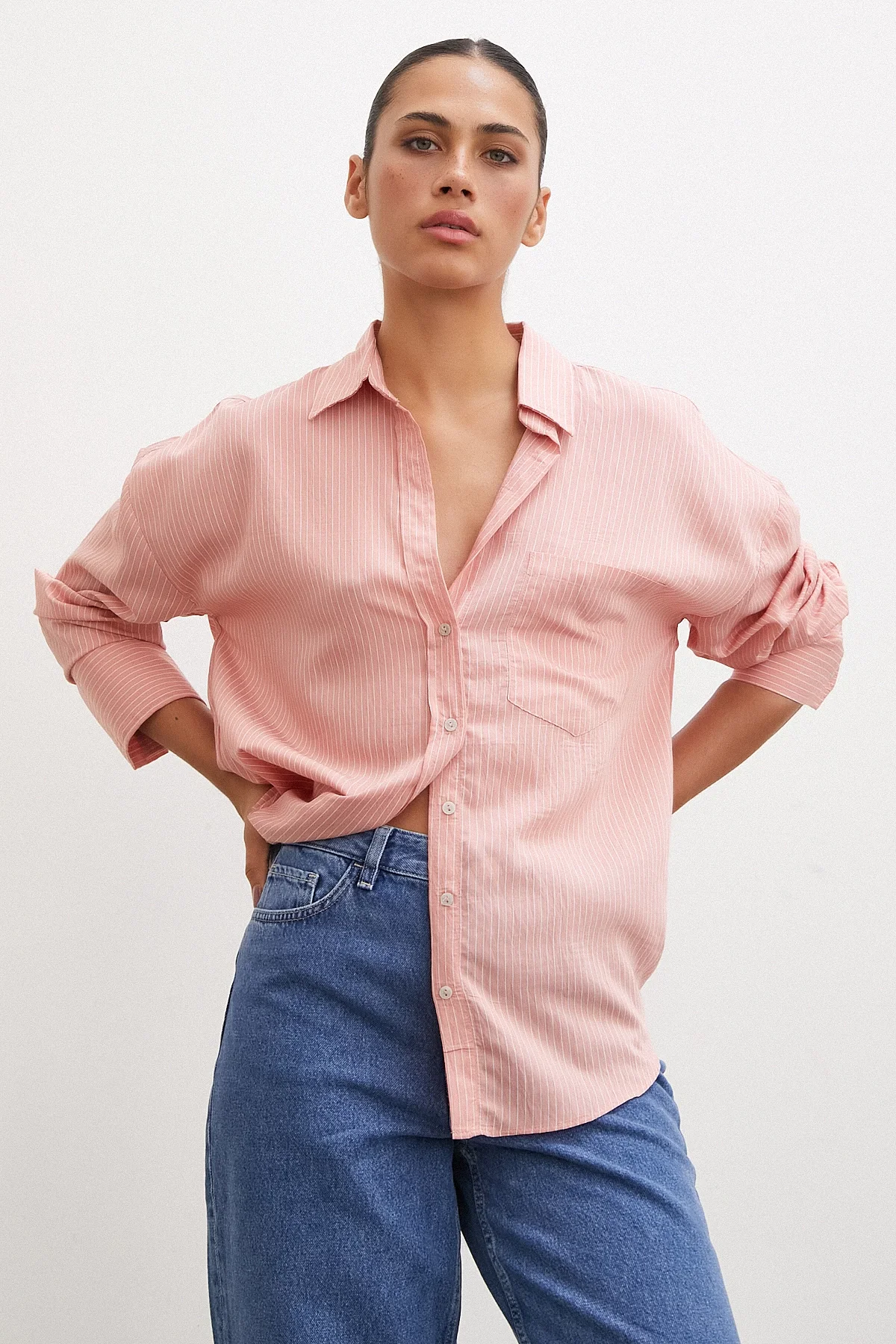 قميص مخطط بأزرار - وردي