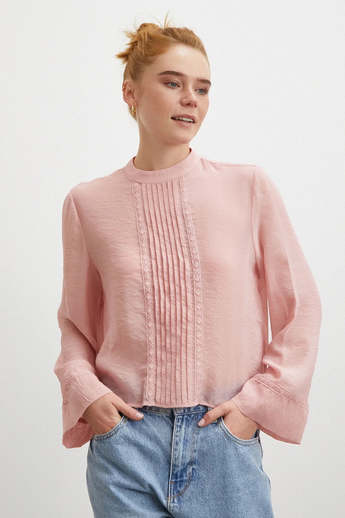 Dantel Kesimli Uzun Kollu Bluz - Pembe