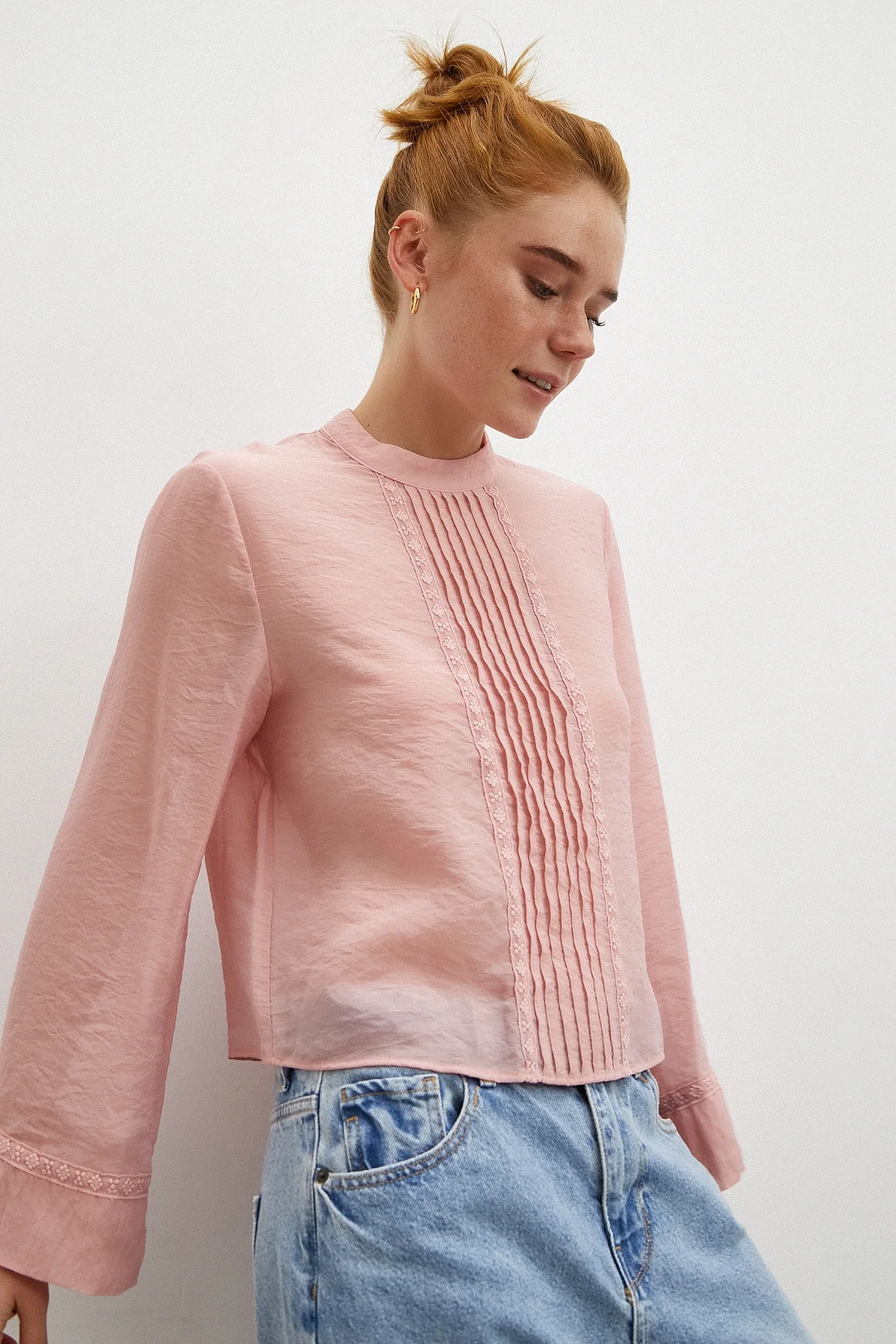 Dantel Kesimli Uzun Kollu Bluz - Pembe