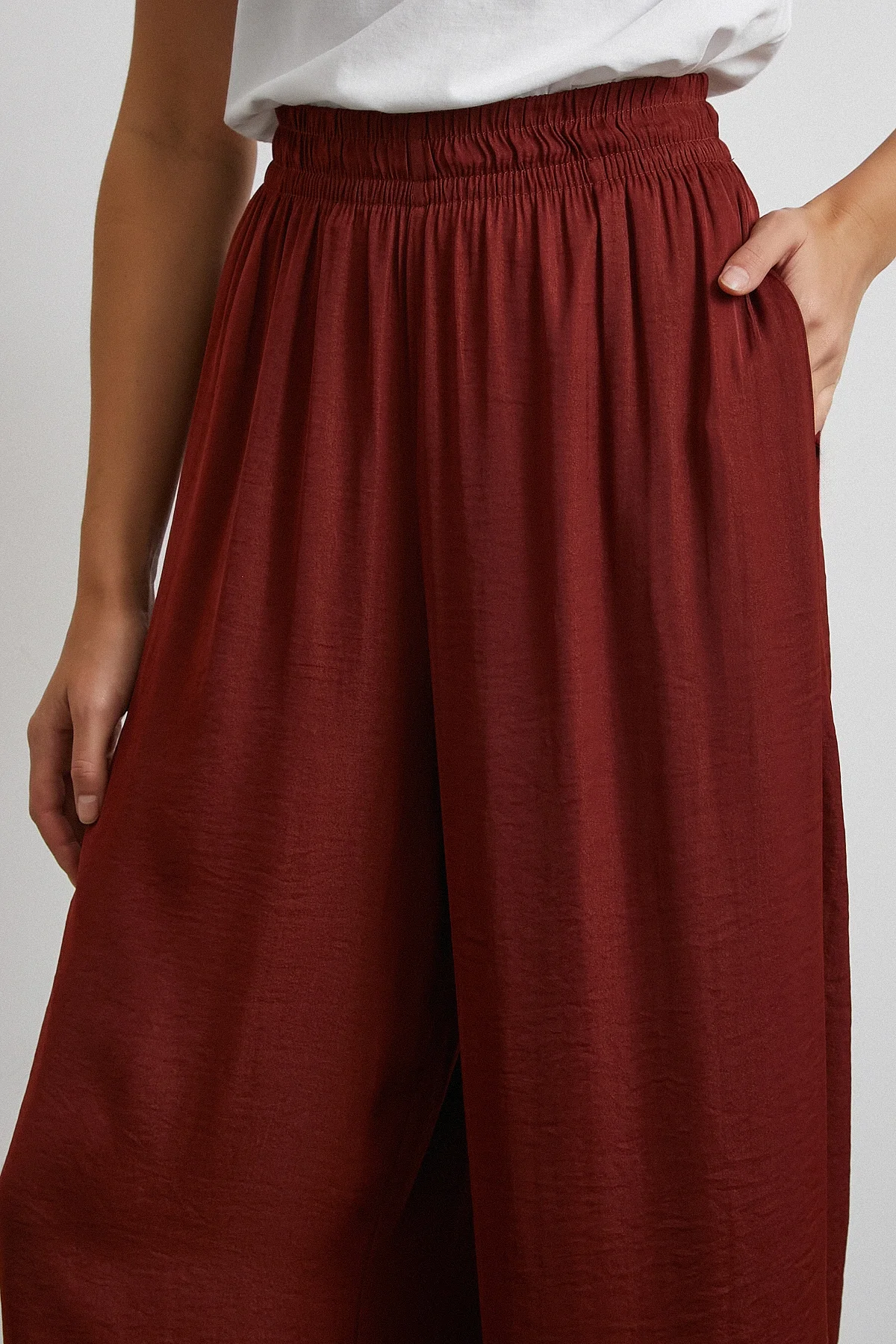 Beli Lastikli Dökümlü Geniş Paça Pantolon - Kahve