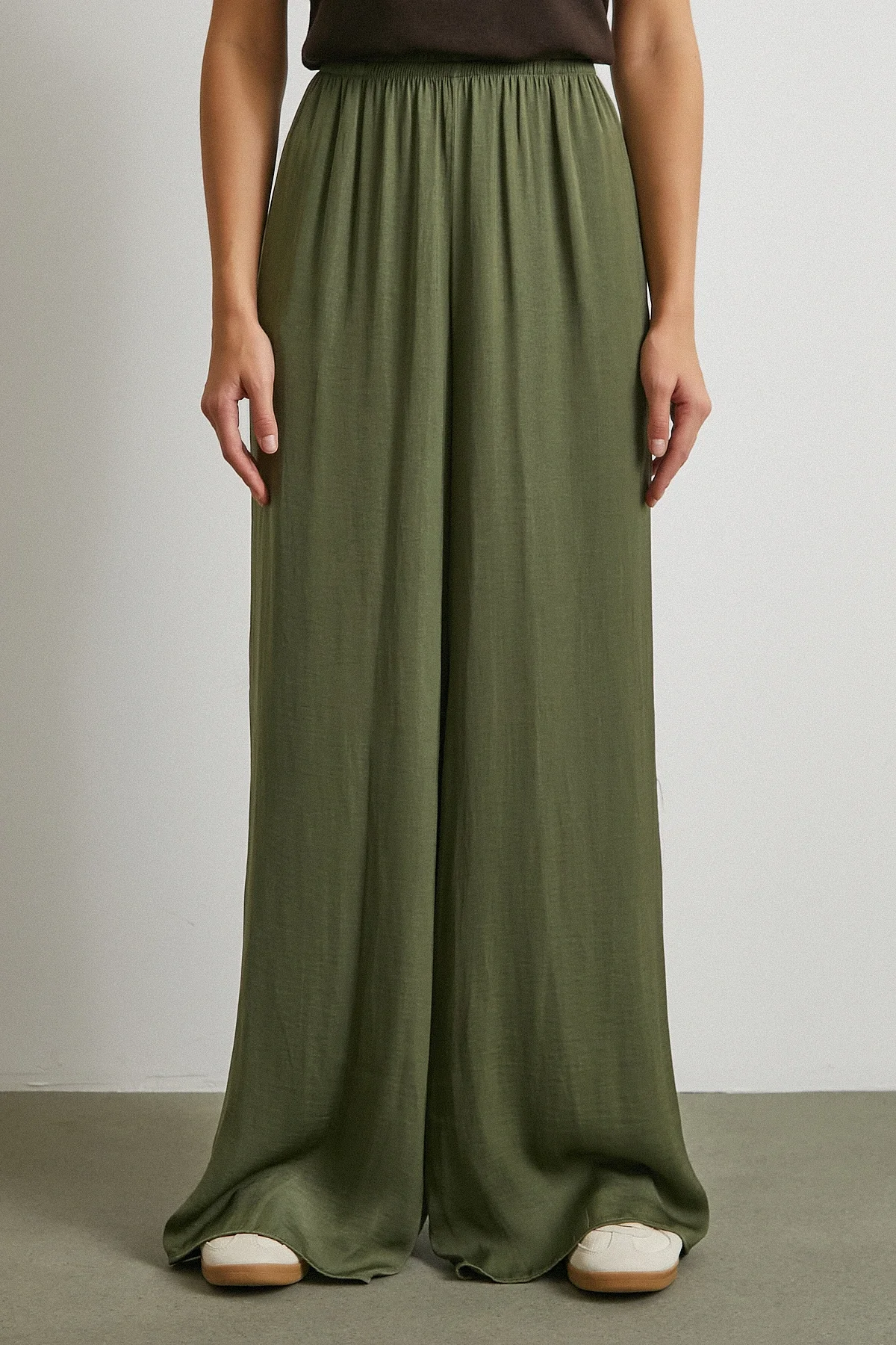 Beli Lastikli Dökümlü Geniş Paça Pantolon - Haki