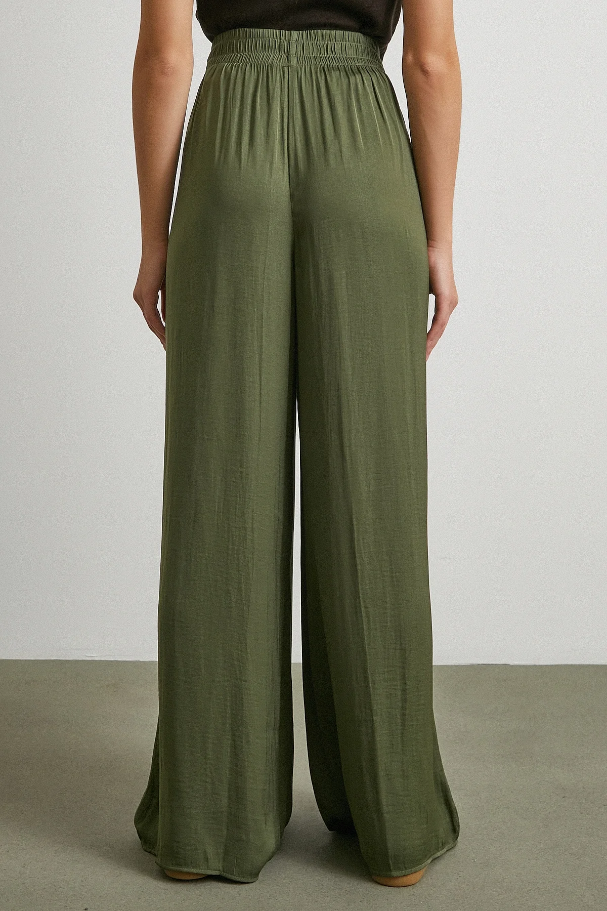 Beli Lastikli Dökümlü Geniş Paça Pantolon - Haki