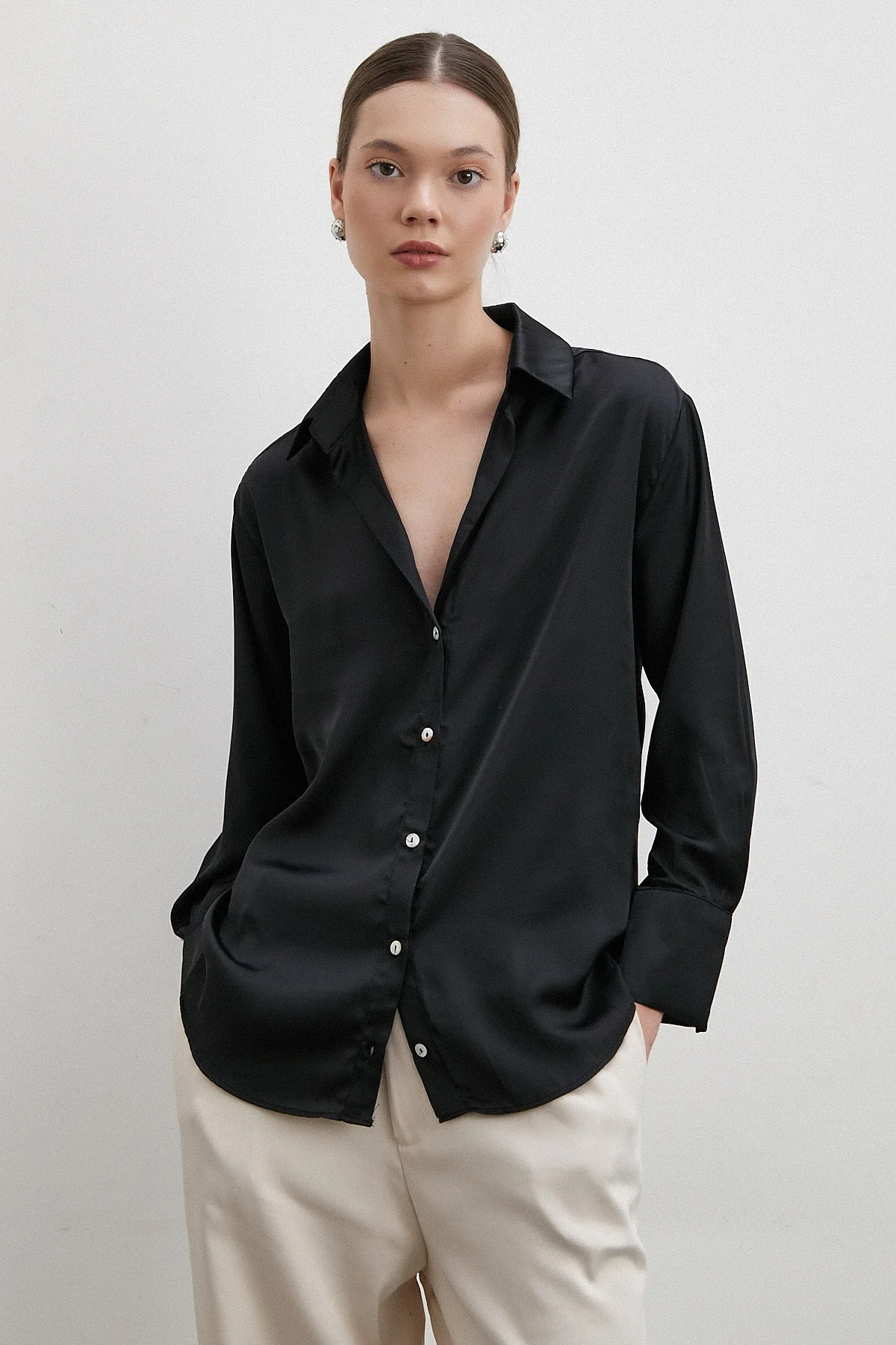 V Yaka Şifon Gömlek - Siyah