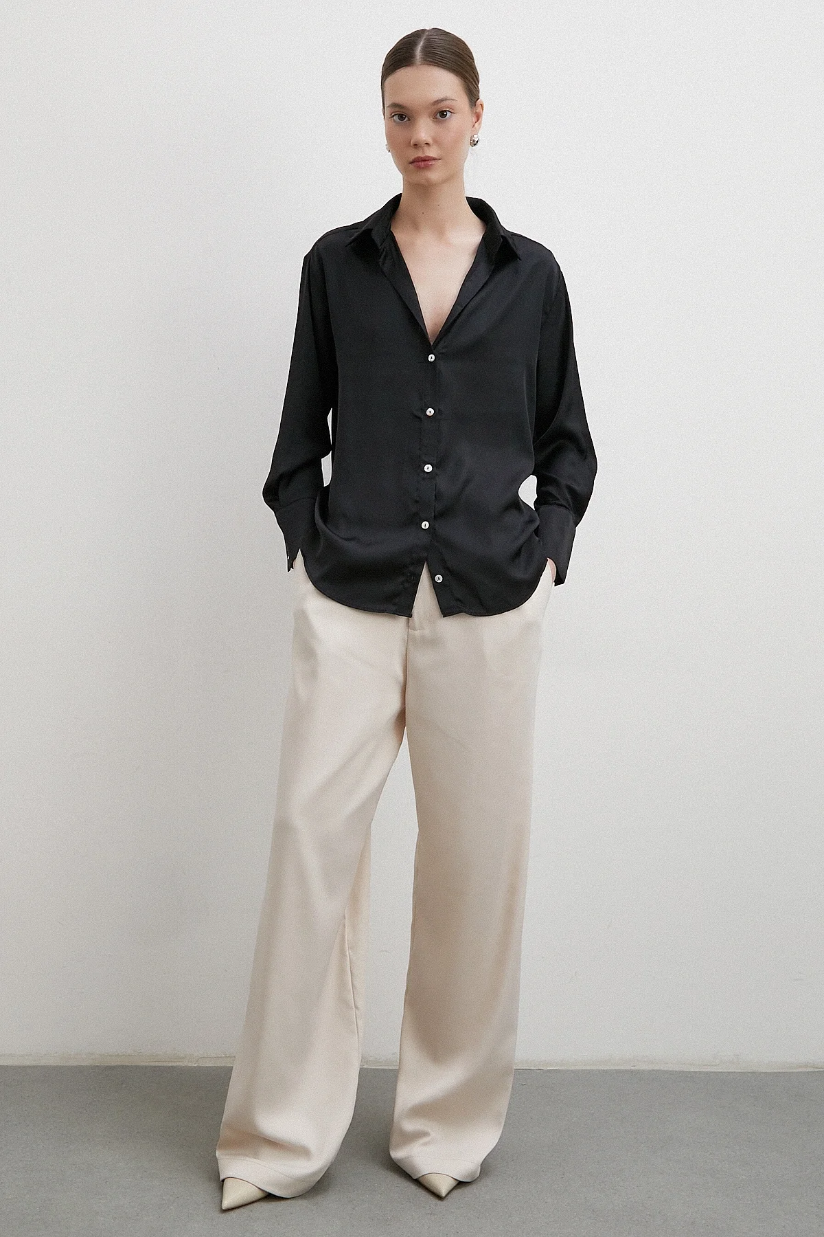 V Yaka Şifon Gömlek - Siyah