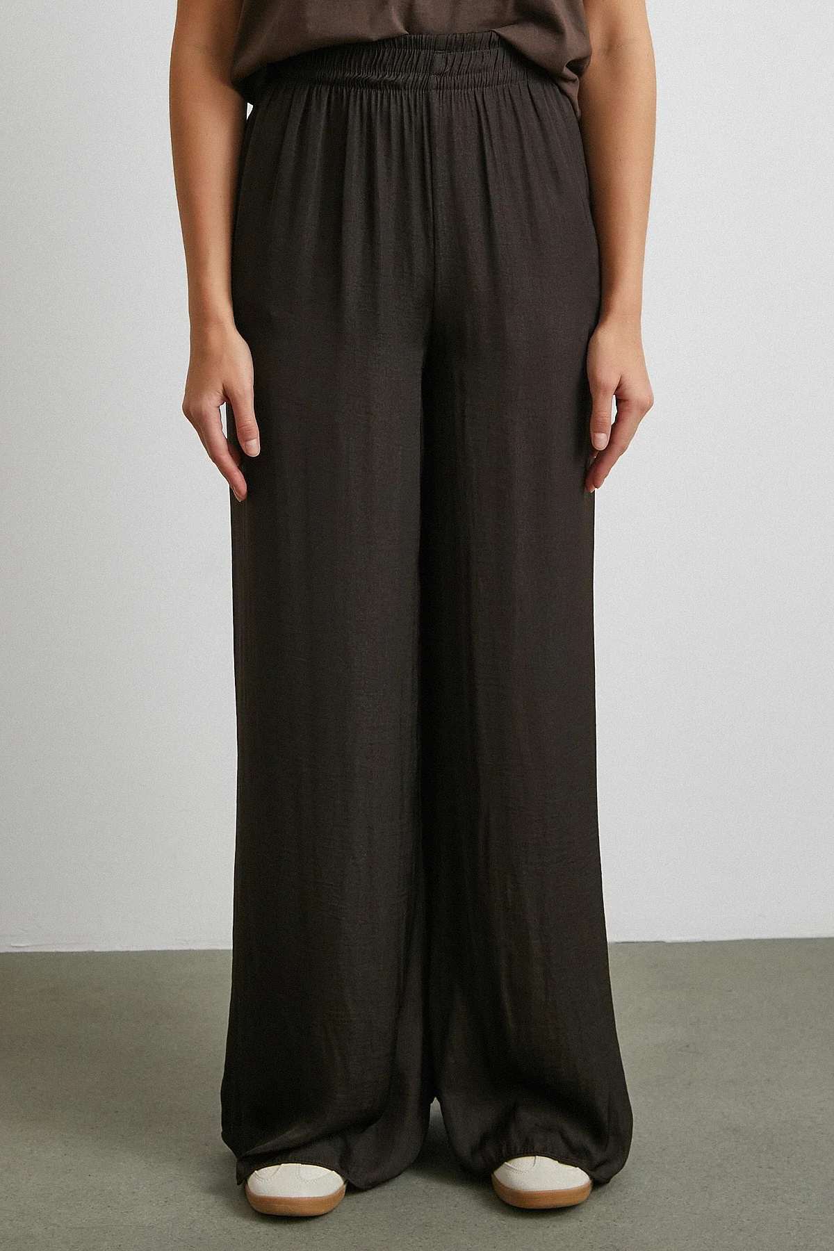 Beli Lastikli Dökümlü Geniş Paça Pantolon - Kiremit