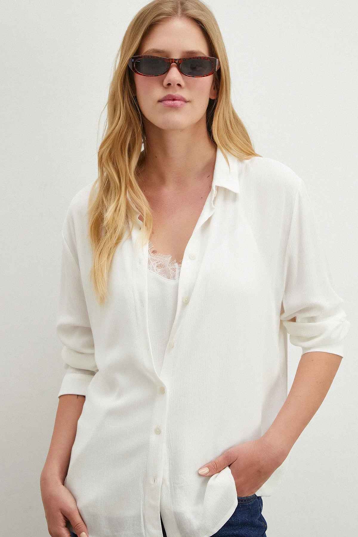 Atlet Detaylı Gömlek - Beyaz