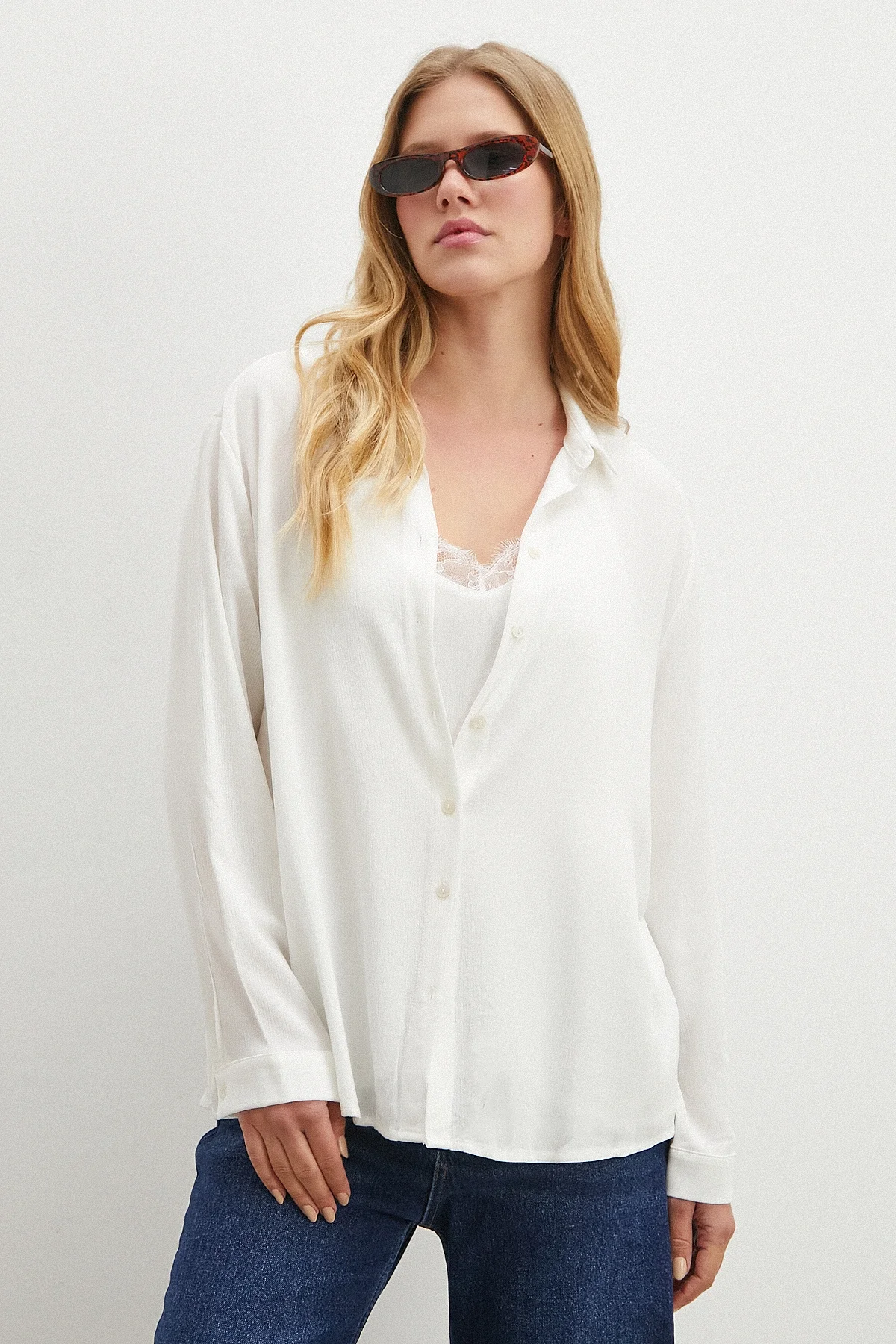 Atlet Detaylı Gömlek - Beyaz