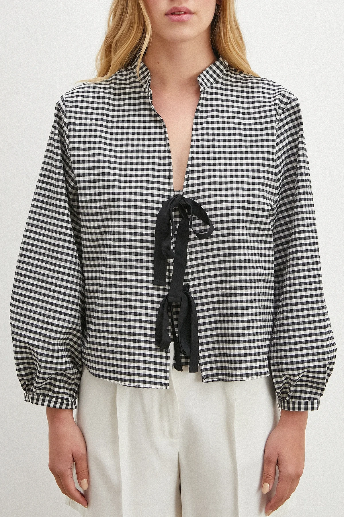 Beli Kuşaklı Pamuk Bluz - Siyah