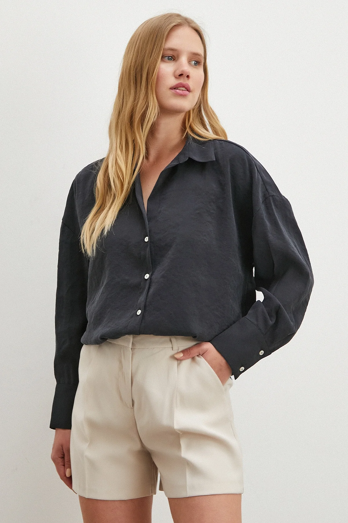 Modal V Yaka Gömlek - Siyah