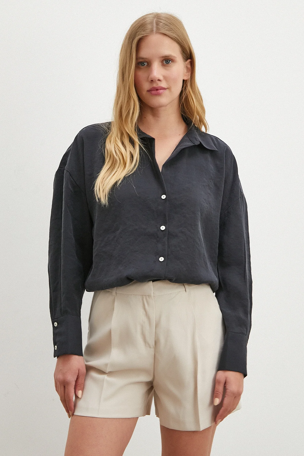 Modal V Yaka Gömlek - Siyah