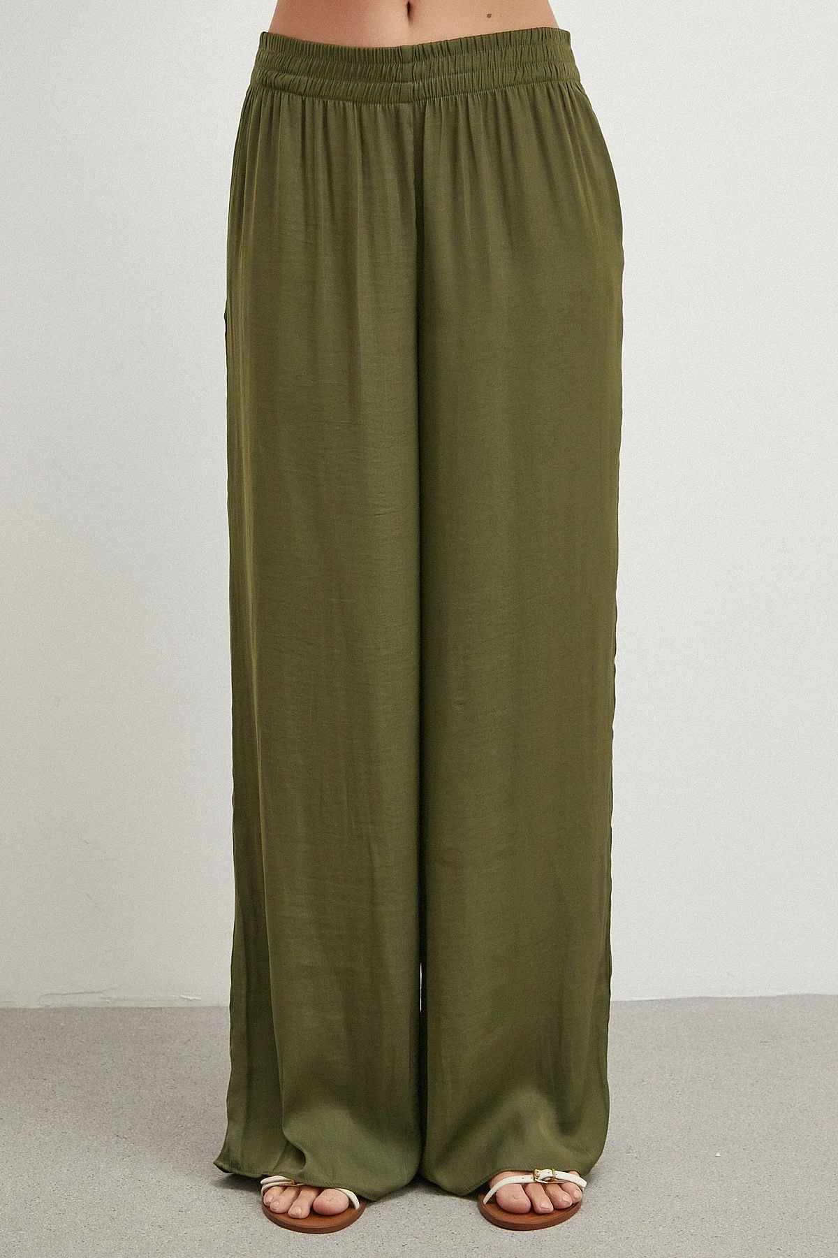 Beli Lastikli Dökümlü Geniş Paça Pantolon - Haki