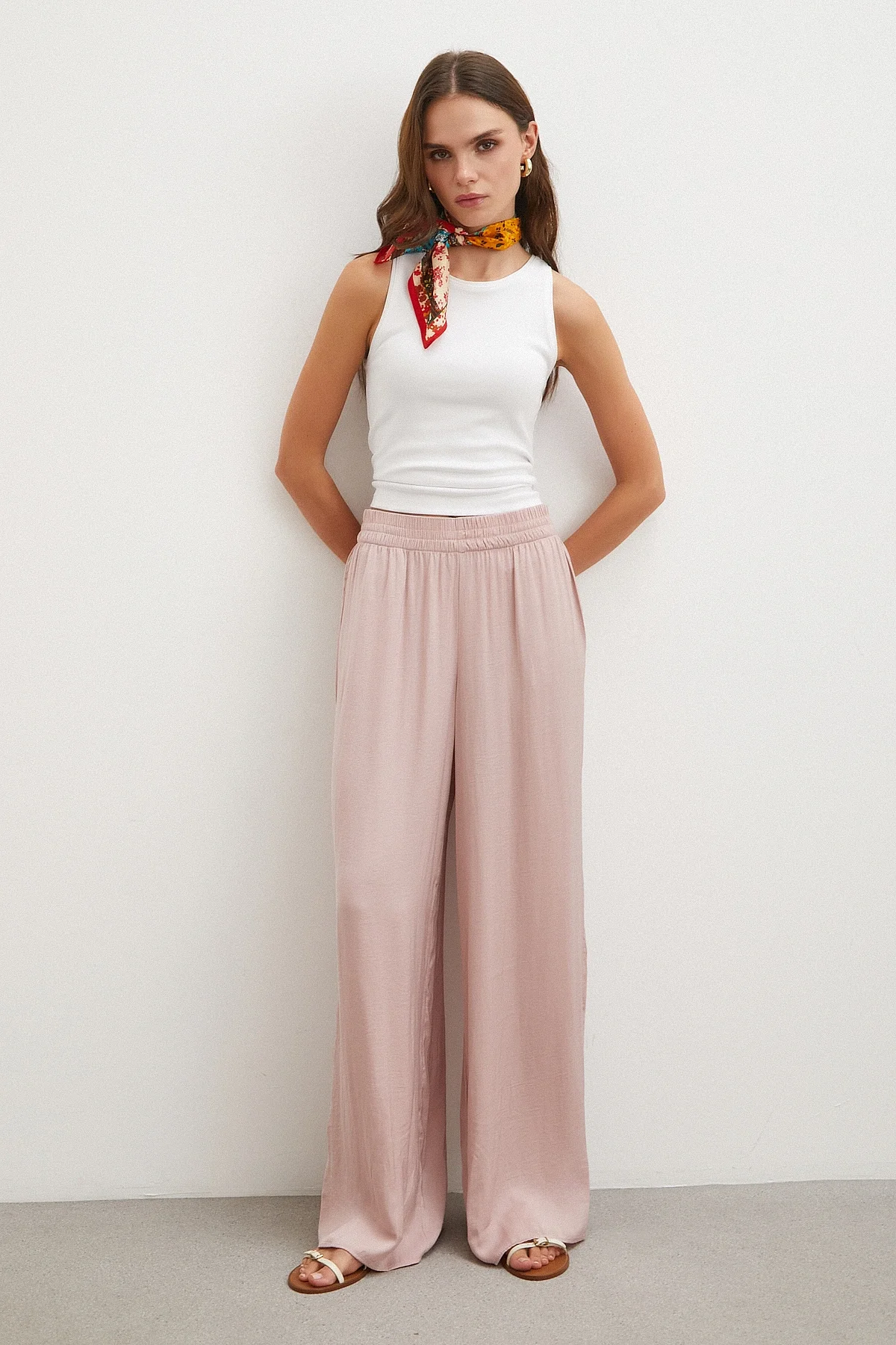 Beli Lastikli Dökümlü Geniş Paça Pantolon - Pembe