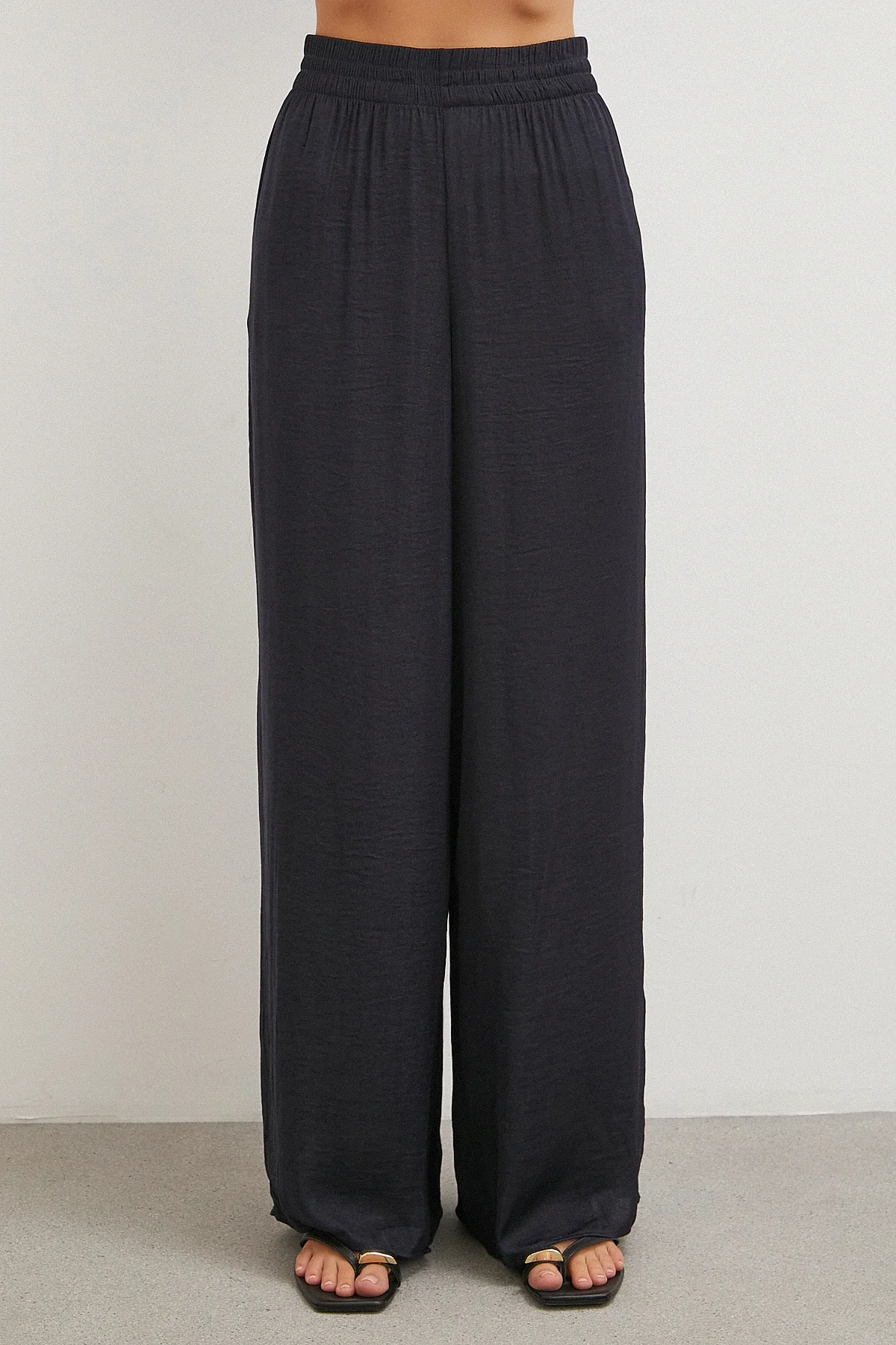 Beli Lastikli Dökümlü Geniş Paça Pantolon - Lacivert