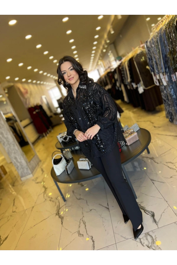 HATIRA-YAKASI BONCUKLU GÖMLEK SİYAH