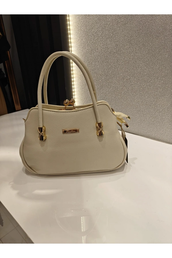 MERİHCE-KLİPSİ KULPLU ÇANTA BEJ