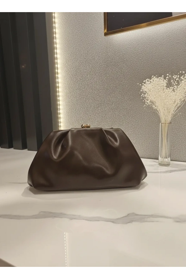 MERİHCE-KLİPSİ KLAÇ ÇANTA KAHVE