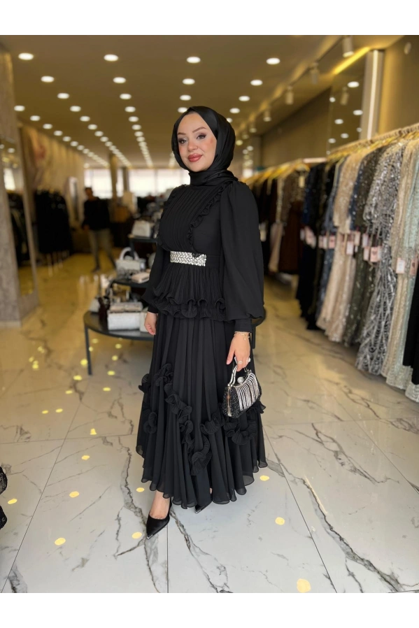 GAZELLA-KEMERİ TAŞLI ETEKLİ TAKIM SİYAH