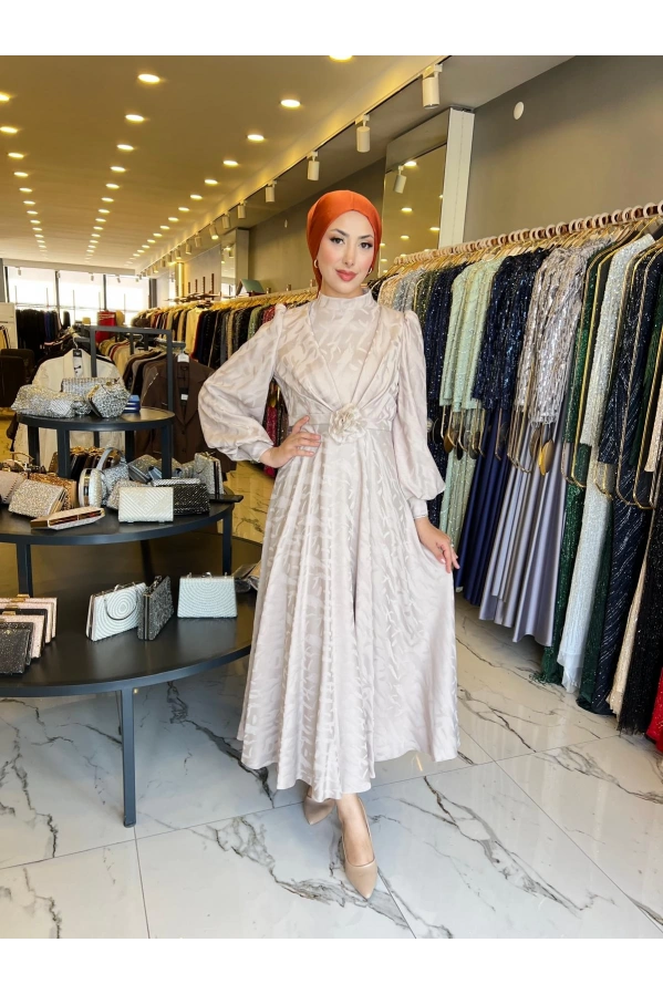 MATEKS-JAKRLI GÜLLÜ ELBİSE BEJ