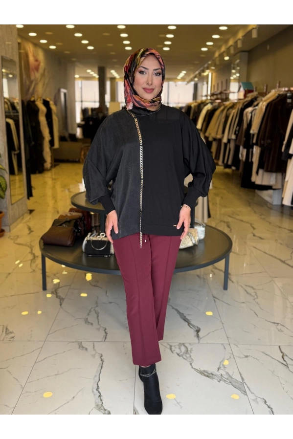 NİLİWİ-YARISI KUMAŞ ZİNCİRLİ YARASA BLUZ SİYAH