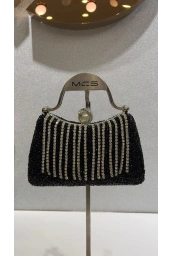 MERİHCE-PÜSKÜLLÜ ABİYE ÇANTA SİYAH