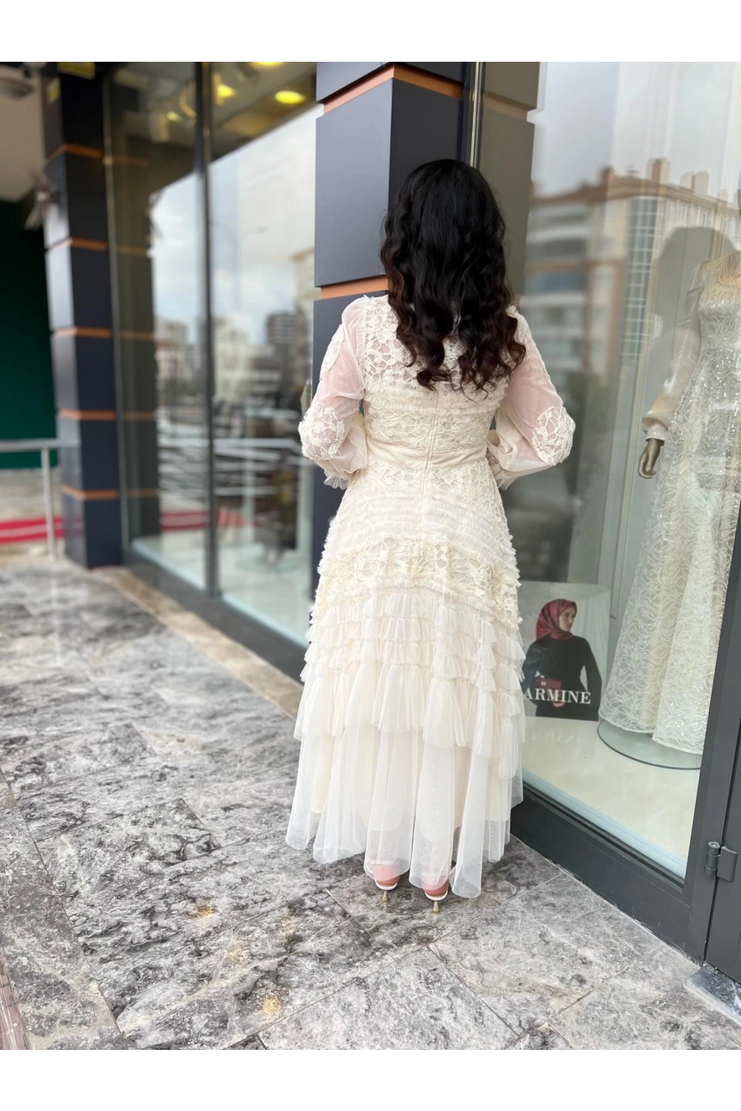 İTHAL-TÜL ELBİSE KREM