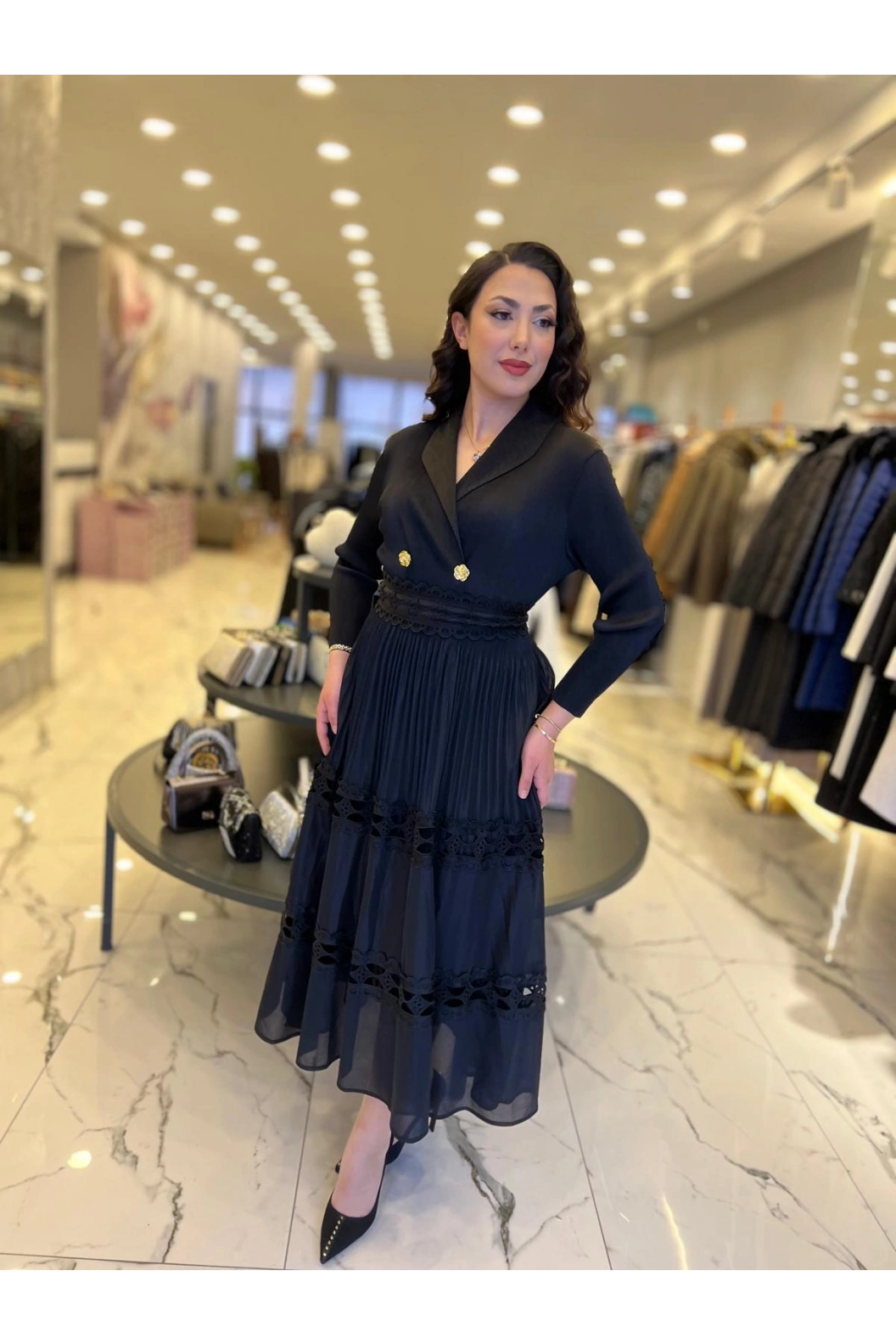 İTHAL-ETEĞİ GÜPÜRLÜ ELBİSE SİYAH