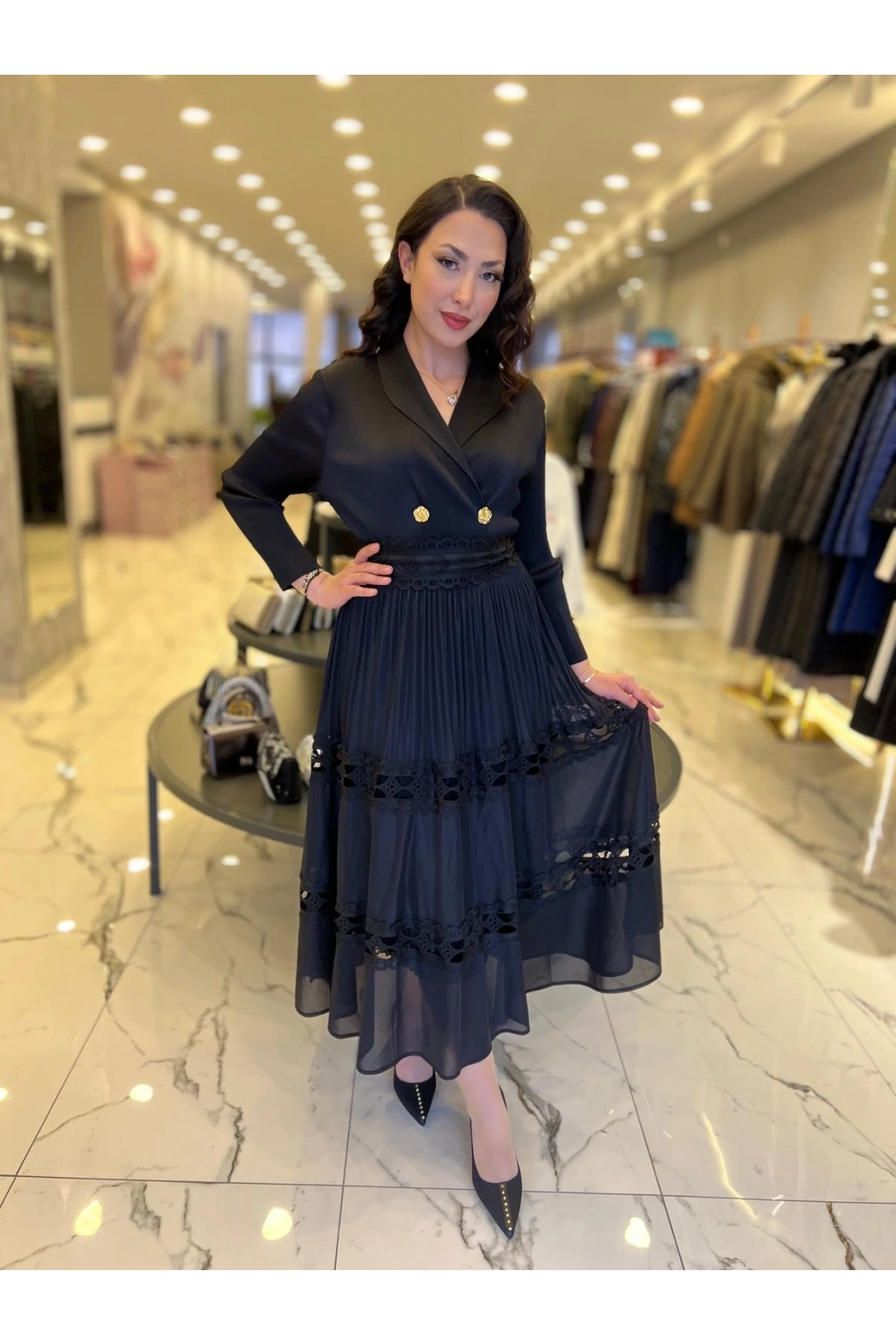 İTHAL-ETEĞİ GÜPÜRLÜ ELBİSE SİYAH