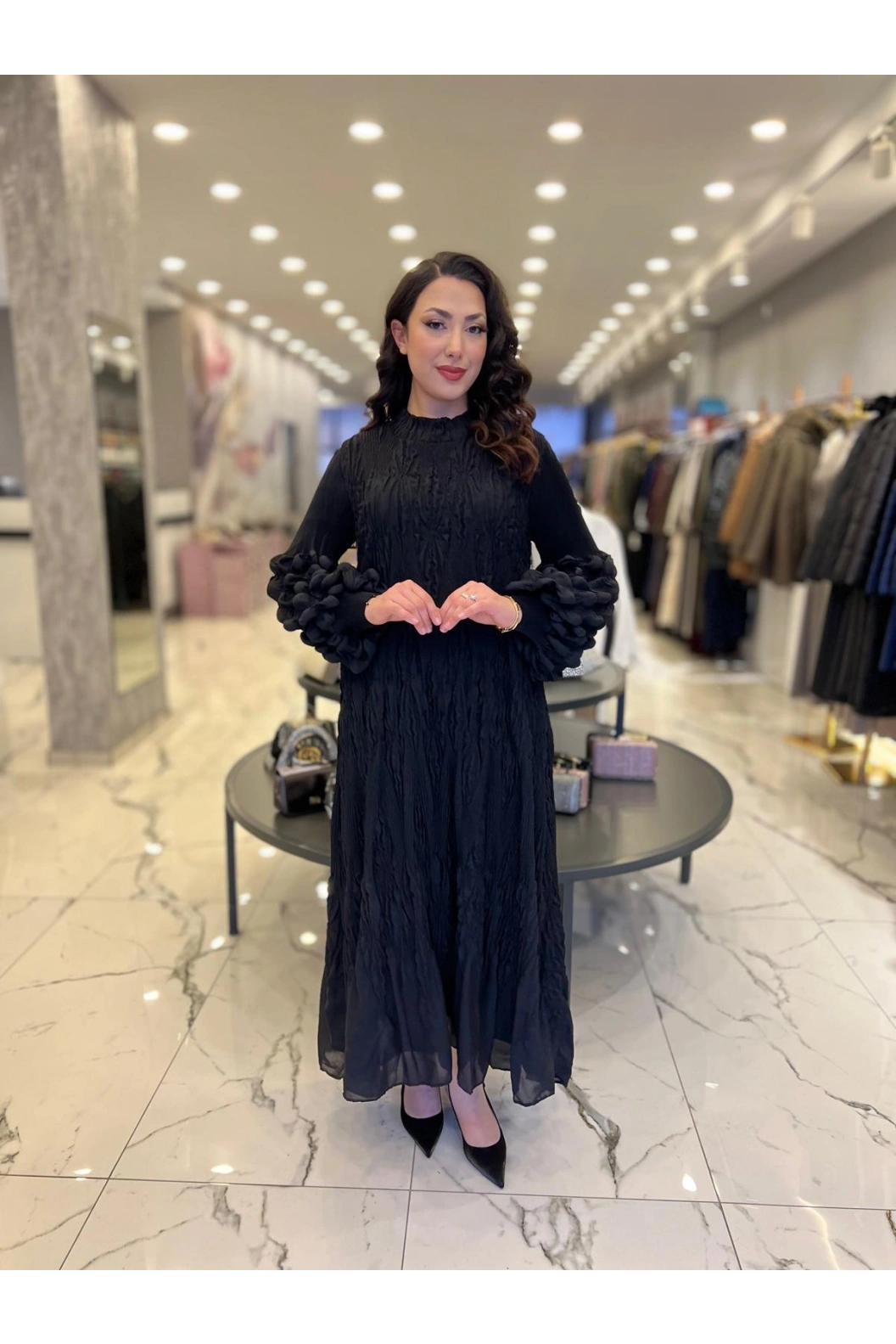 İTHAL-KOLU BÜZGÜLÜ ELBİSE SİYAH