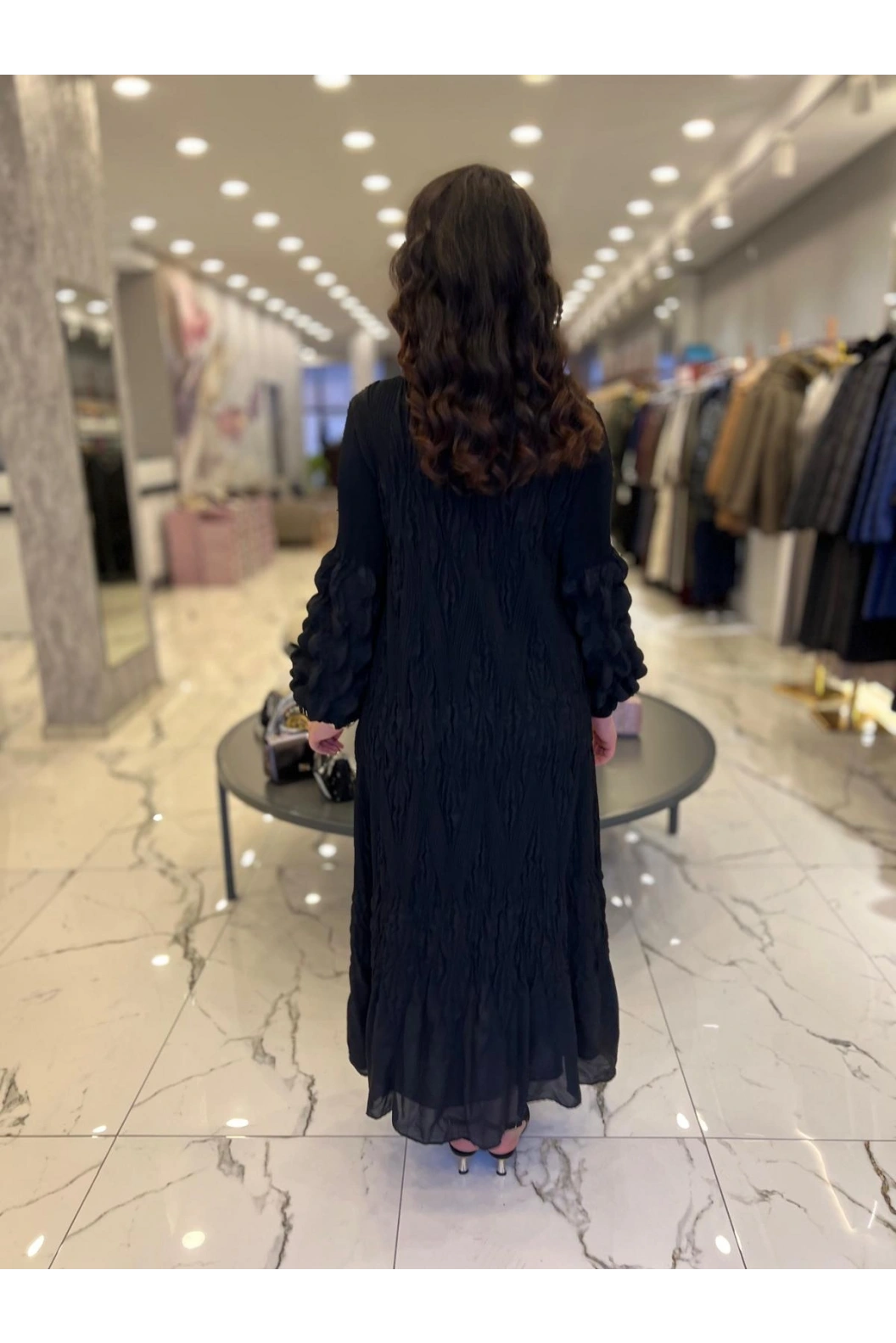 İTHAL-KOLU BÜZGÜLÜ ELBİSE SİYAH