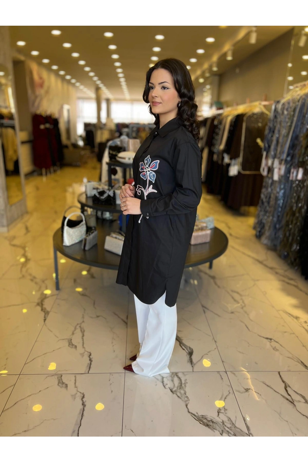 SOLİS-ÇİÇEK ÜZERİ TAŞLI TUNİK SİYAH