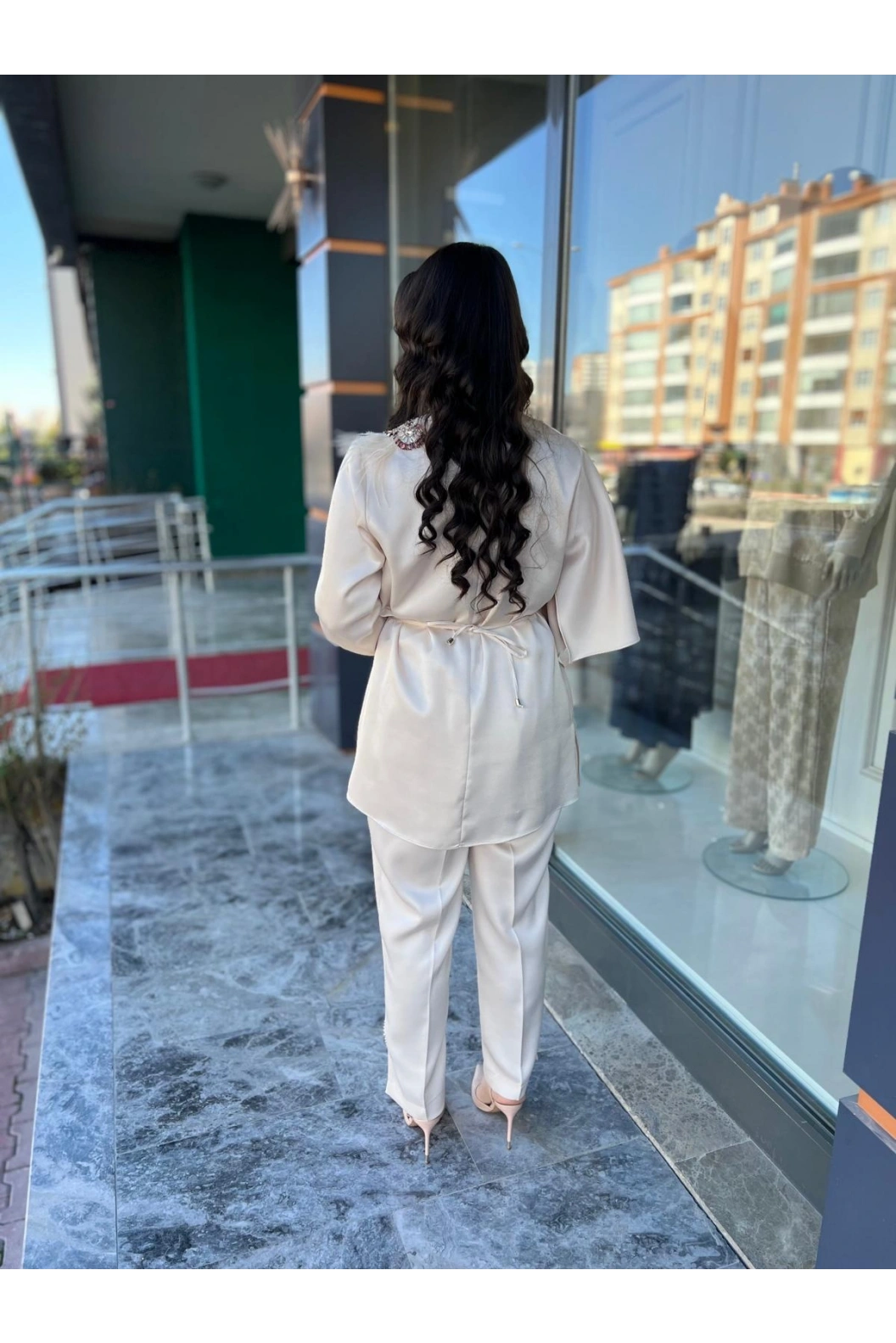 MY312-OZMZU TAŞLI TAKIM BEJ