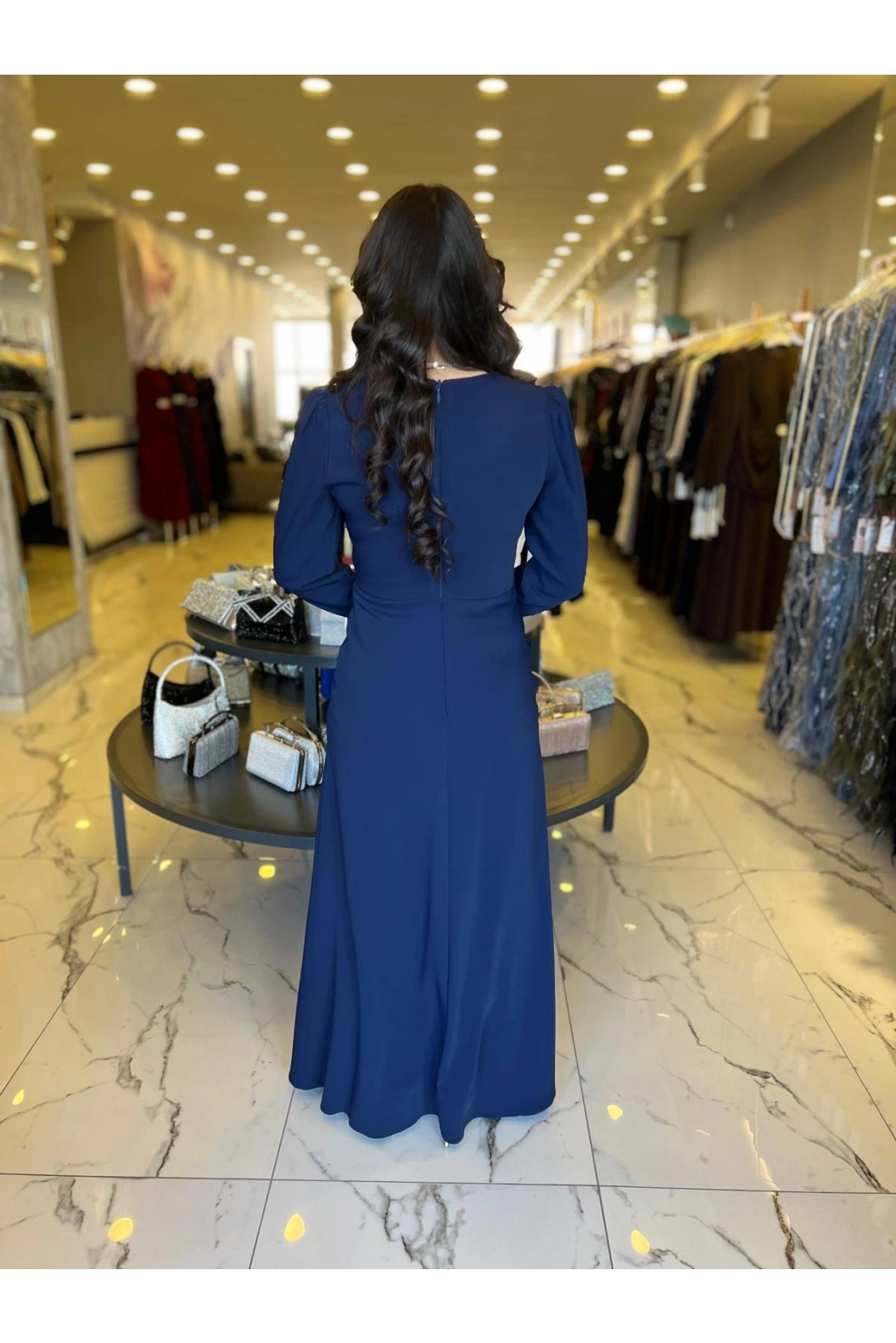 FERİHA SARIOĞLU-NEVRA ABİYE LACİVERT