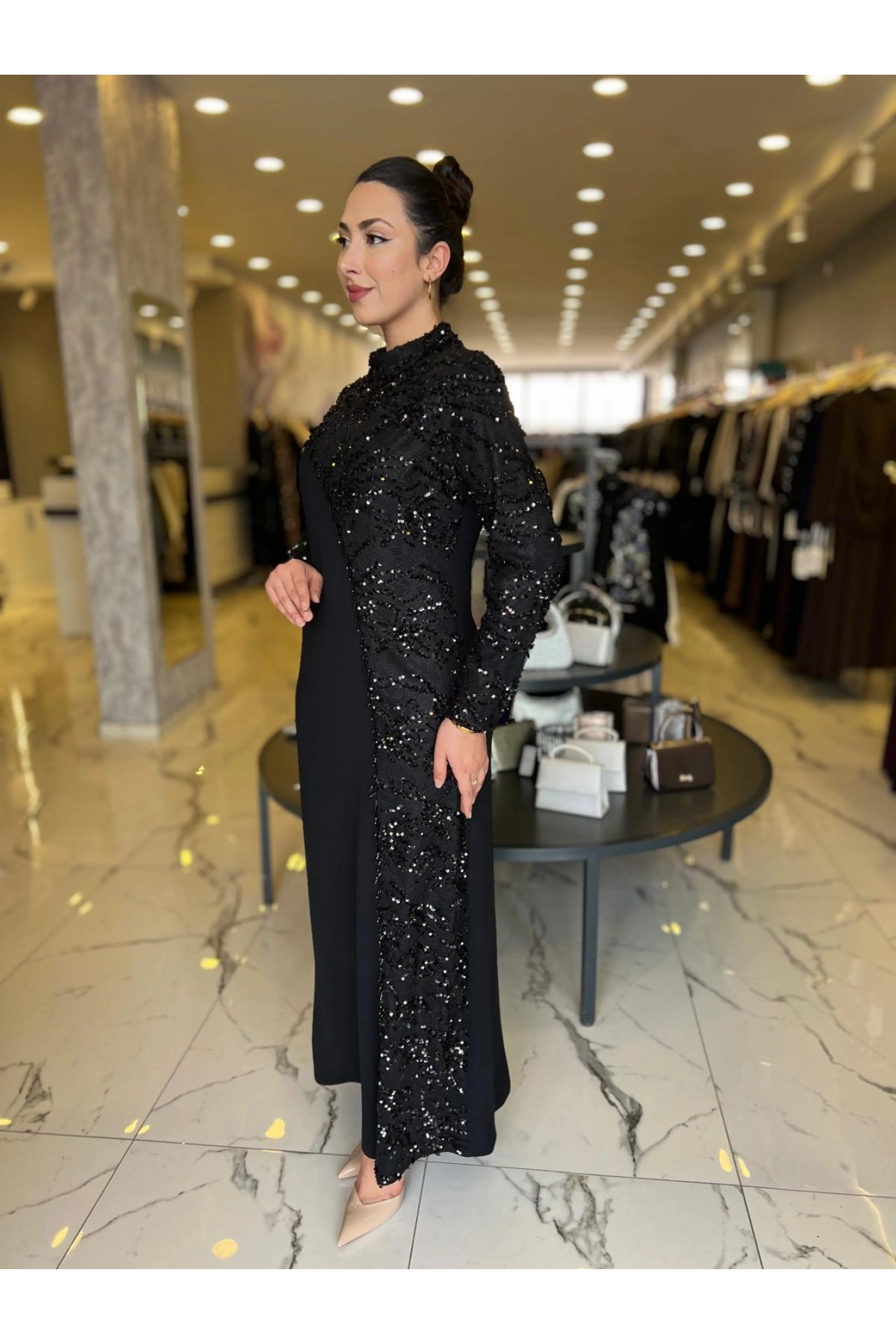 BEYOĞLU-PUL DETAYLI ELBİSE SİYAH