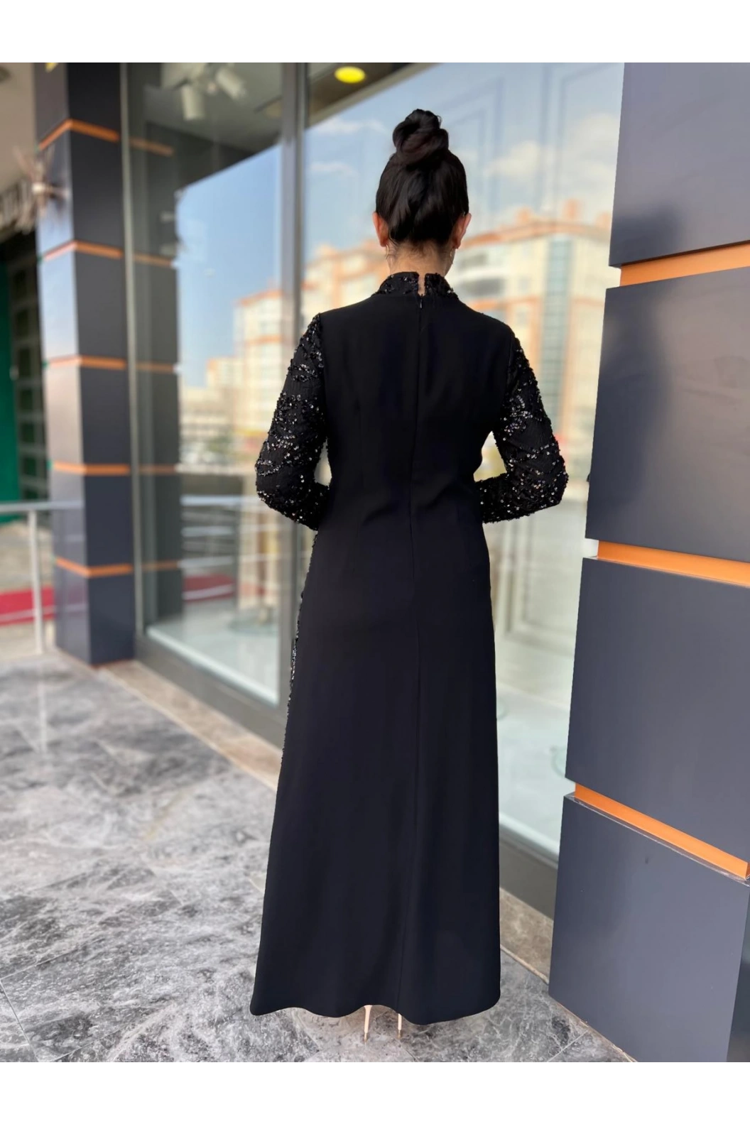 BEYOĞLU-PUL DETAYLI ELBİSE SİYAH