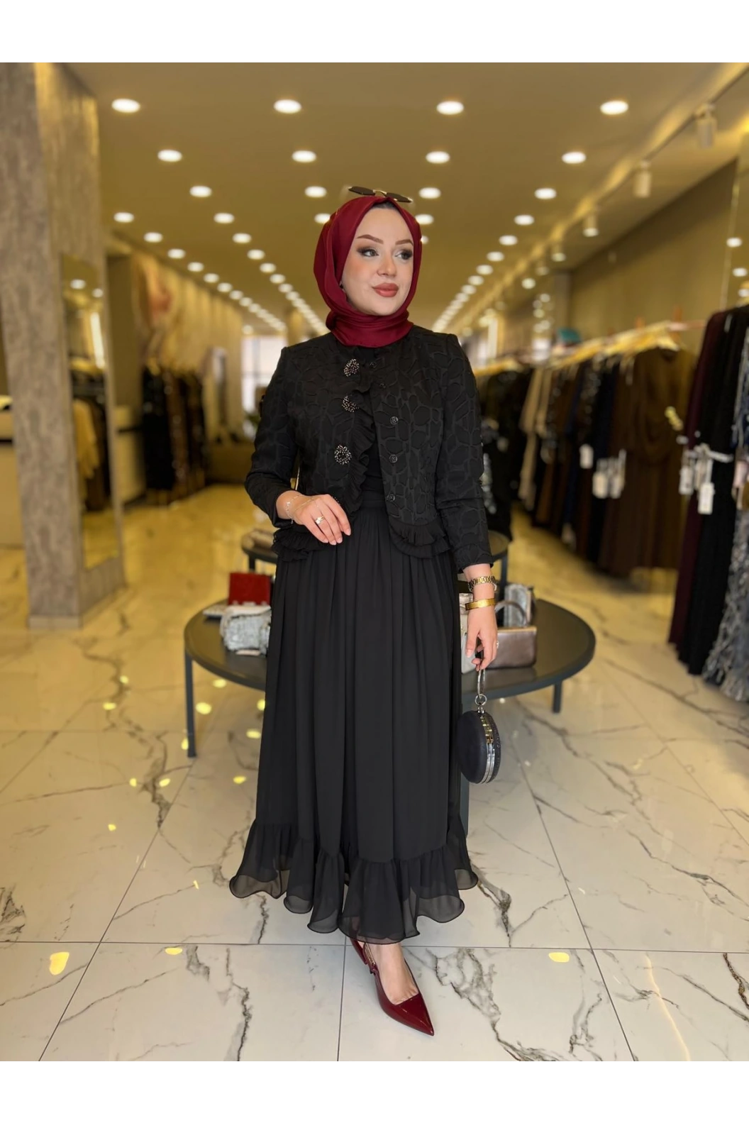 MATEKS-İNCİ DETAY ETEKLİ TAKIM SİYAH