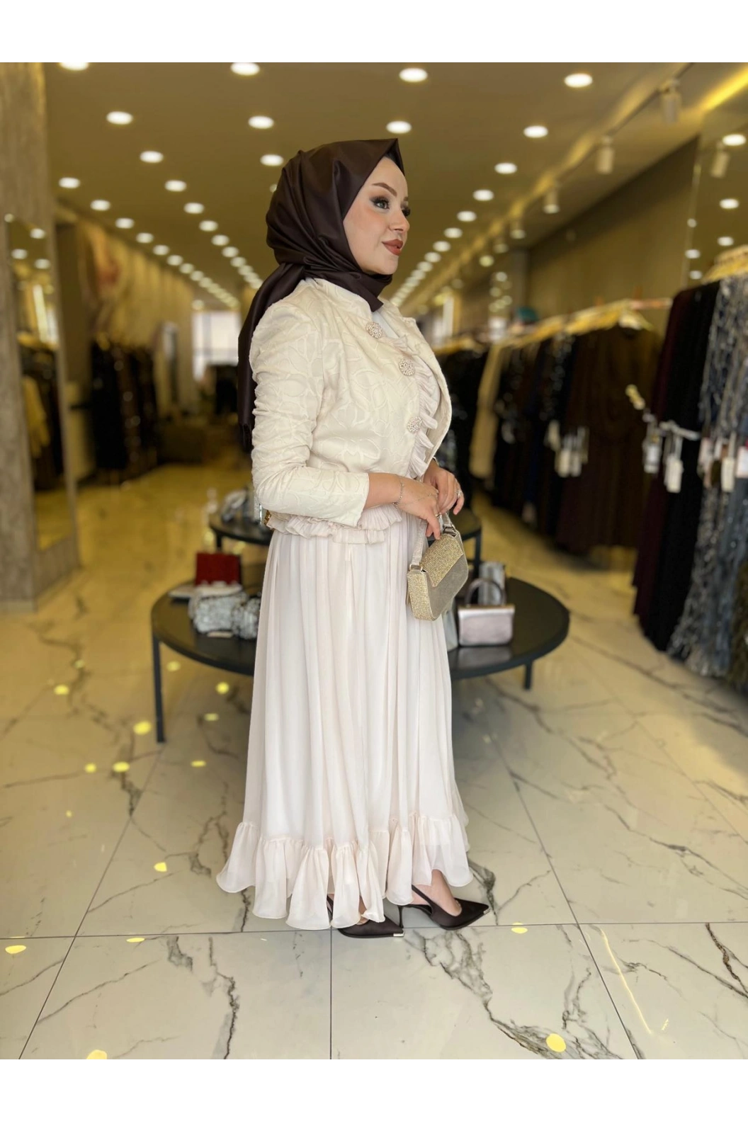 MATEKS-İNCİ DETAY ETEKLİ TAKIM BEJ