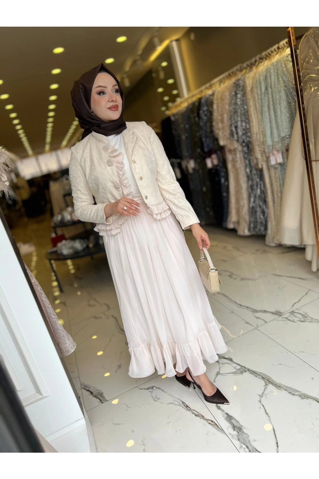 MATEKS-İNCİ DETAY ETEKLİ TAKIM BEJ